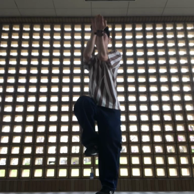 走って踊って休日はバカンスの画像