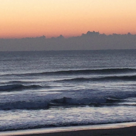 12月14日千葉北、東浪見の朝の波の画像