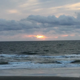 9月16日千葉北、東浪見の朝の波の画像