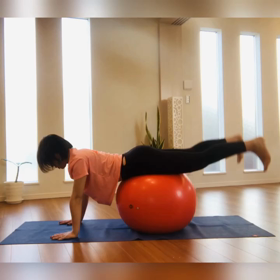 バランスボールエクササイズ　今日のレッスンの正解は。の画像