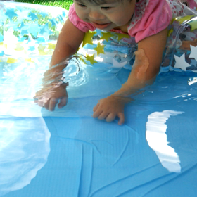 水遊び動画の画像