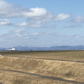 買い物帰りにまた飛行機(o^^o)の画像