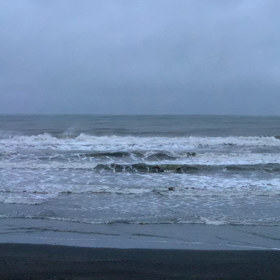 12月6日千葉北、東浪見の朝の波の画像