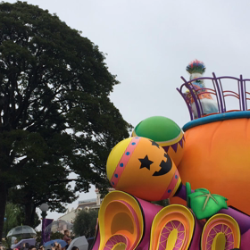 雨とディズニー ランドの画像