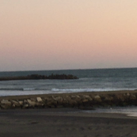 1月18日千葉北、東浪見の朝の波の画像