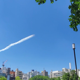 ブルーインパルスが池袋に‼️の画像
