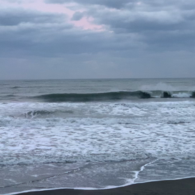 12月6日千葉北、東浪見の朝の波の画像