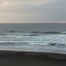 8月3日千葉北、東浪見の朝の波の画像