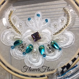 レースブレードの上にビーズ刺繍2の画像