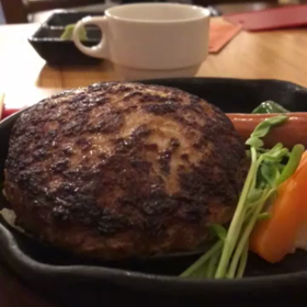 溢れる肉汁　　虚しい夫婦の食事会の画像