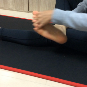 相変わらずペラペラの足の画像