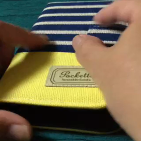 300円ショップの手帳型スマートフォンケースの画像