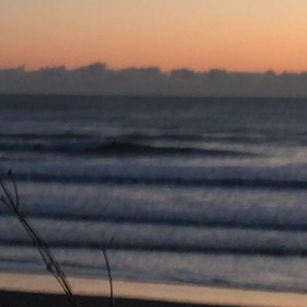 12月9日千葉北、東浪見の朝の波の画像