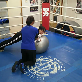 プロボクサーが指導の画像