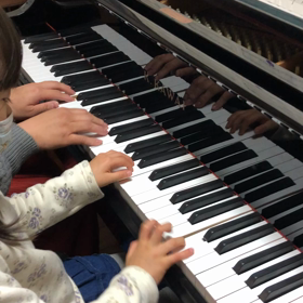 ママと連弾　いつでも誰かがの画像