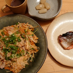 冷蔵庫掃除したら、こんな晩ごはん➰の画像