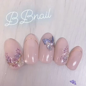 蝶々ネイルの画像