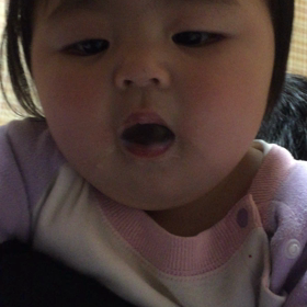 よだれで遊ぶの画像