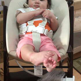 足をぶらぶらの画像