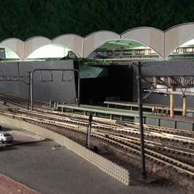 【動画】真昼の暑さも落ち着いて、233系5000番台 京葉線の夕焼けの画像