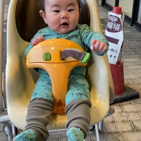 ５ヶ月坊ちゃんの発カート乗りの画像