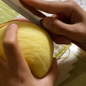 《 りんご皮むき 》の画像