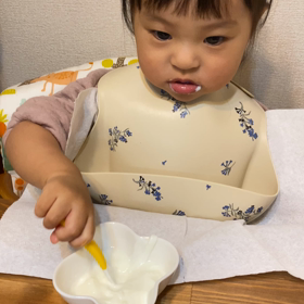 １歳４ヶ月の娘スプーン練習の画像