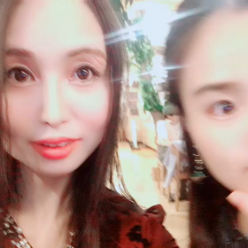 韓国カフェで友達とわいわい♪の画像