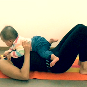 急遽ベビーヨガの画像