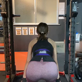 仕事終わりのジムの画像