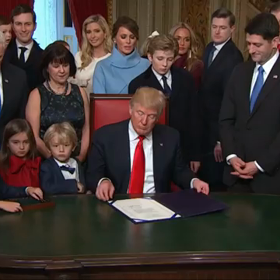 Q　私達は屈しない！！の画像