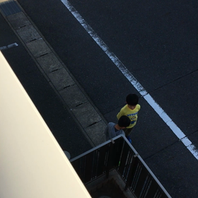 周りの子供達がめちゃくちゃ騒いで、うちの前の物壊してるよの画像