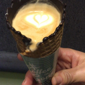 コーヒーin a coneの画像