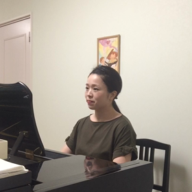 小さな木の実（動画）の画像