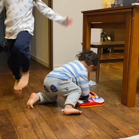 ピアノに興味津々！！の画像