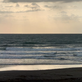 4月23日千葉北、東浪見の朝の波の 画像