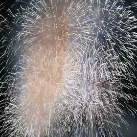 秋の花火大会の画像
