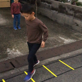 時差出勤とラダーの画像