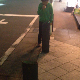 じっとしてられない…の画像