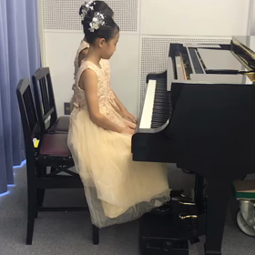 中国デュオ連弾初級Cで優秀賞のりんらんちゃんです❣️の画像