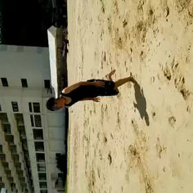 振り返ると...の画像