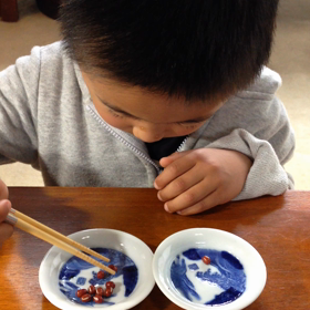 お箸の練習の画像