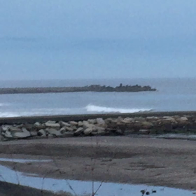 5月28日千葉北、東浪見の朝の波の画像