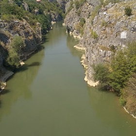 バスの車窓から動画2　プリズレンからジャコーヴァへの画像