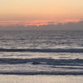 8月18日千葉北、東浪見の朝の波の画像