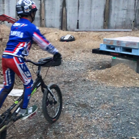 部長のクラッシュの画像