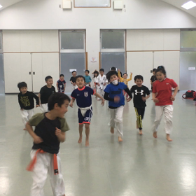 大きな声での画像