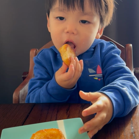 もくもくと食べる動画の画像