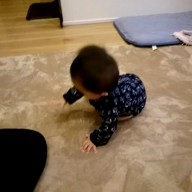 手を叩こう(パチパチ) 生後８ヶ月の画像