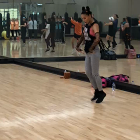 動画。ハロウィンZUMBAパーティで、ライザと踊る。の画像